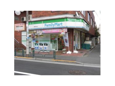 ファミリーマート鷺宮駅前店：187m