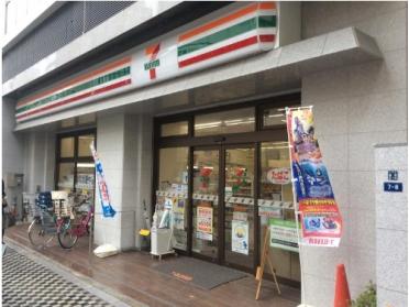 セブンイレブン蒲田駅前店：97m