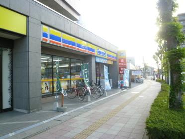 ミニストップ吉川中曽根店：427m