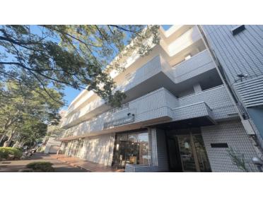 緑豊かな環境に立地
