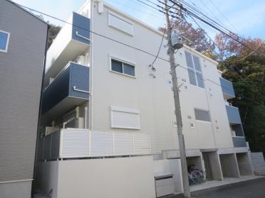 階段上高台で安心全戸角部屋