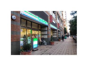 ファミリーマート大崎駅東店：49m