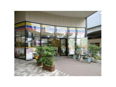 ミニストップイオンレイクタウン店：505m