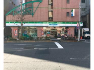 ファミリーマート神田佐久間町店：126m