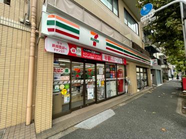 セブンイレブン文京関口1丁目店：171m