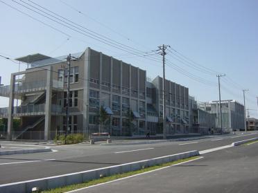 川口市立戸塚南小学校：900m