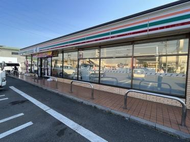 セブンイレブン流山長崎小前店：800m