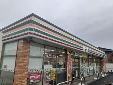 セブンイレブン我孫子中里店：119m