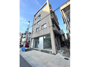 【外観】白を基調とした凛とする佇まい