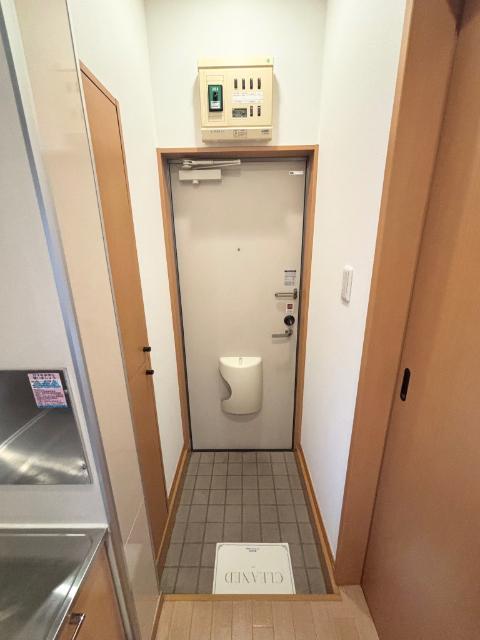 ファミール・幸和（0102） 玄関
