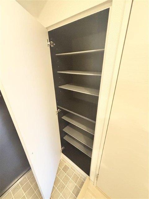 ウェルスおおたかの森（0601） 玄関