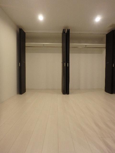 ＬＥＧＡＬＡＮＤＭＥＧＵＲＯＨＯＮＣＨＯ（0104） 収納