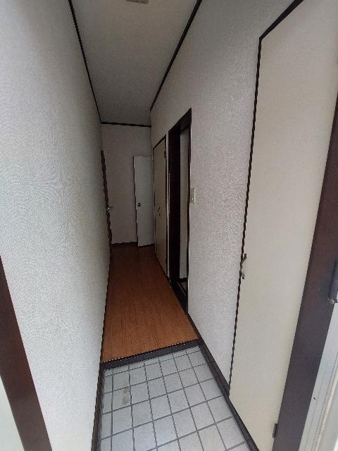 キャッスル谷塚（0202） 玄関