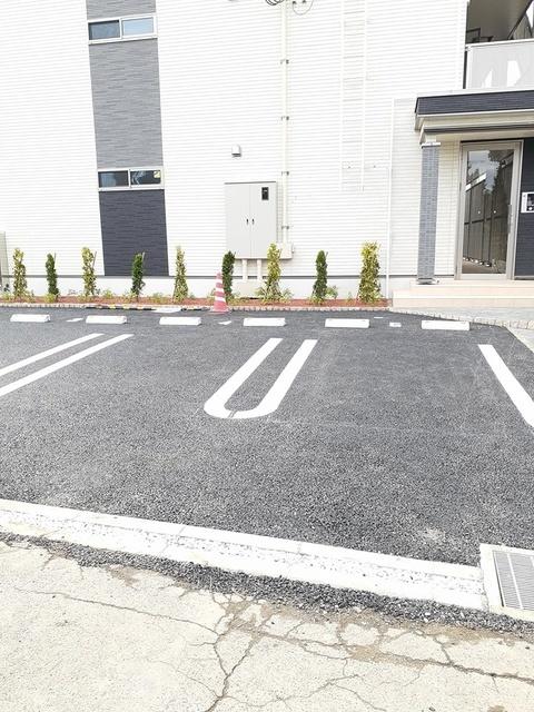 ソフィアフルールⅡ（105） 駐車場
