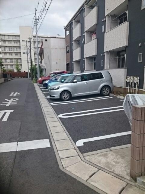 ソレアード南流山（204） 駐車場