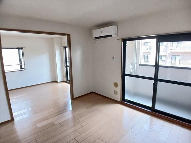 キャッスルタルイ弐番館（301） リビング