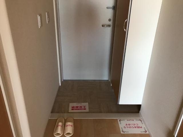 ラフィネ　柏 玄関