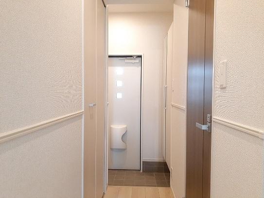 プレシャス　エイト　Ⅰ（101） 玄関