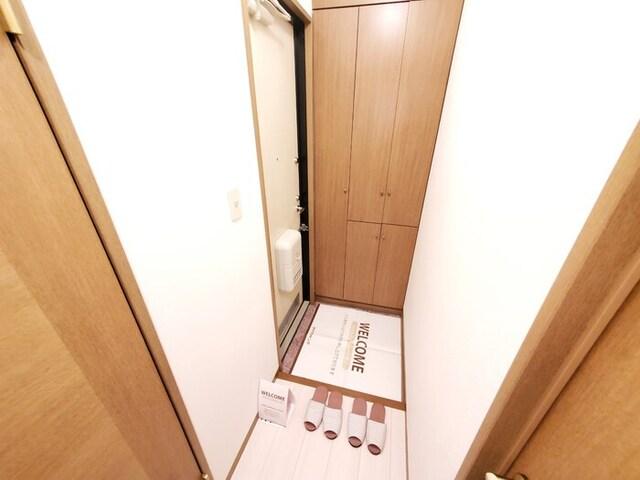 ヴァレンサ氷川　Ａ/Ｂ（A102） 玄関