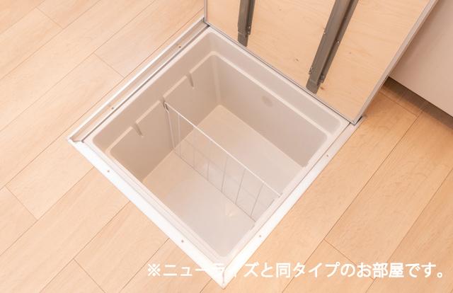 Ｓ・ＴＲＡＩＬ（エストレイル）（101） 収納