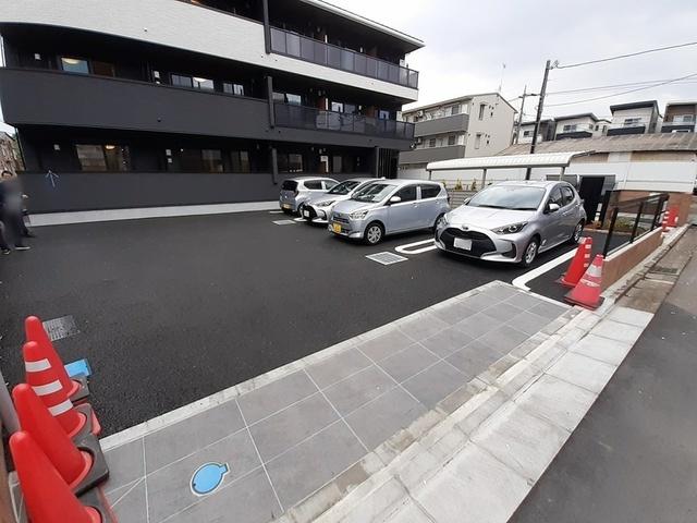 エクセレンス　ジーニアス（202） 駐車場