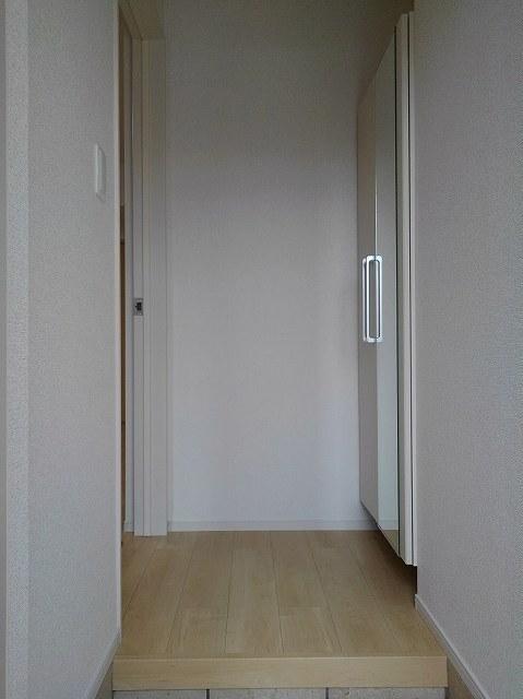 ジュネスメゾン八景　Ⅱ（101） 玄関