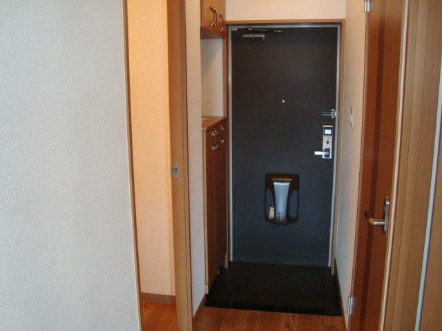 クレメント駒木Ｂ 玄関