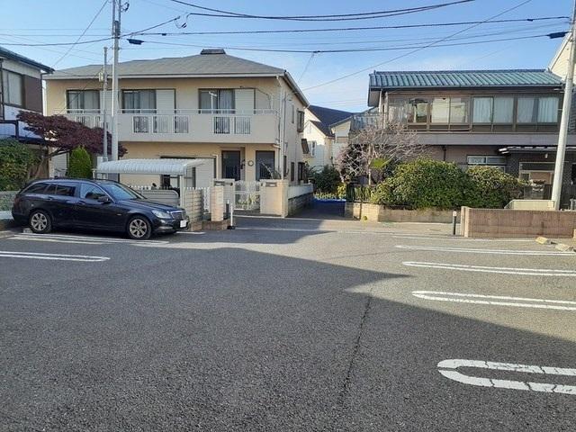 ウィンドガーデン（201） 駐車場