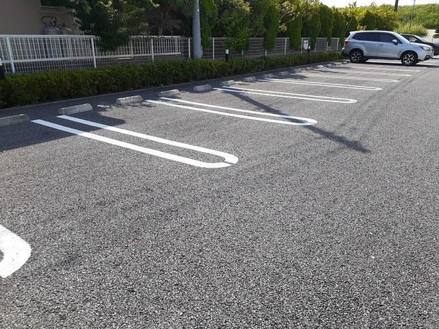 ステラルーチェⅣ（102） 駐車場