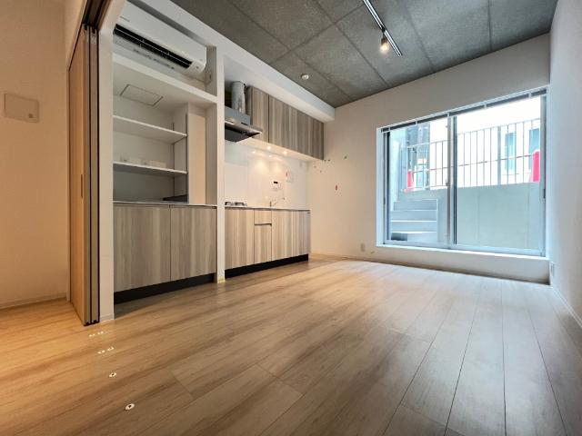 ＬＯＧＧＩＡ　ＳＨＩＲＯＫＡＮＥ（0101） 室内