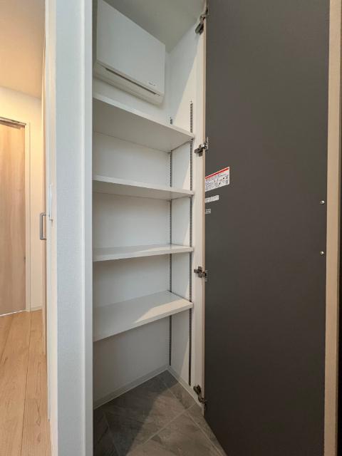 ＬＯＧＧＩＡ　ＳＨＩＲＯＫＡＮＥ（0101） 収納