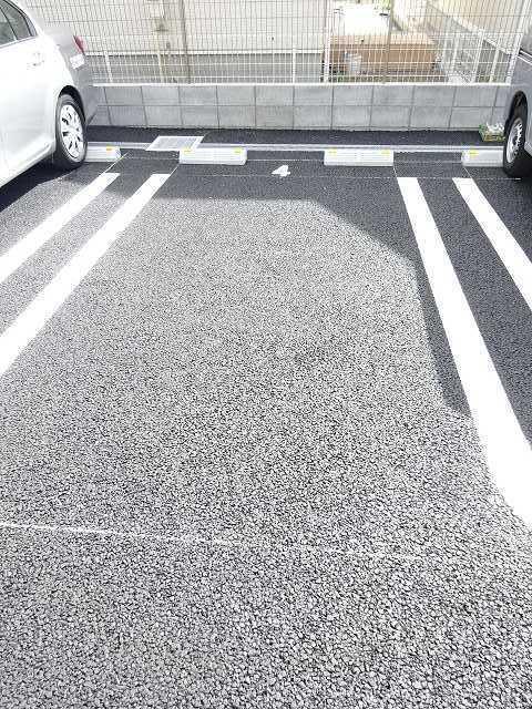 アライブ　ジュネス（102） 駐車場
