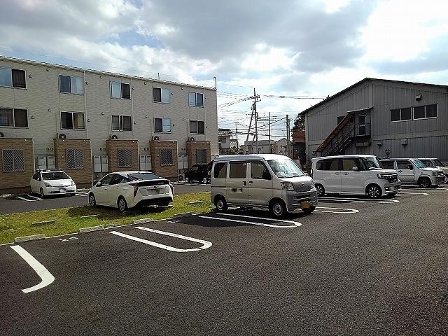 スターカレントⅡ（104） 駐車場