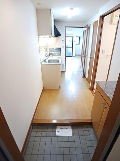 グレース栗林（303） 玄関