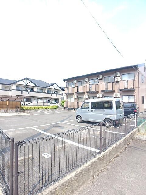 カーサ　木太（202） 駐車場