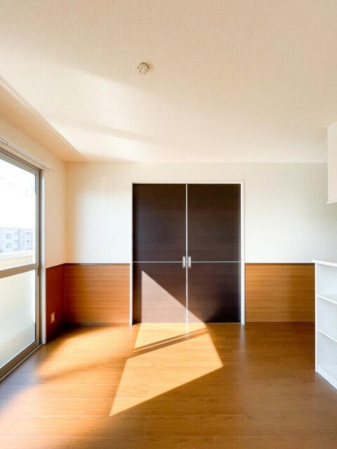 ＢＲＩＬＬＩＡＮＴ　ＦＬＡＴＳ（302） 部屋画像