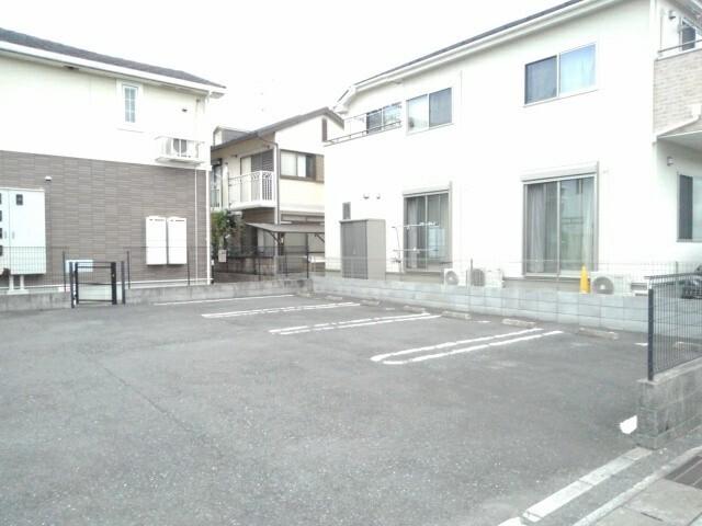クラール（103） 駐車場