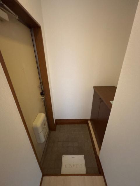 オプティミスタ拾番館（0102） 玄関