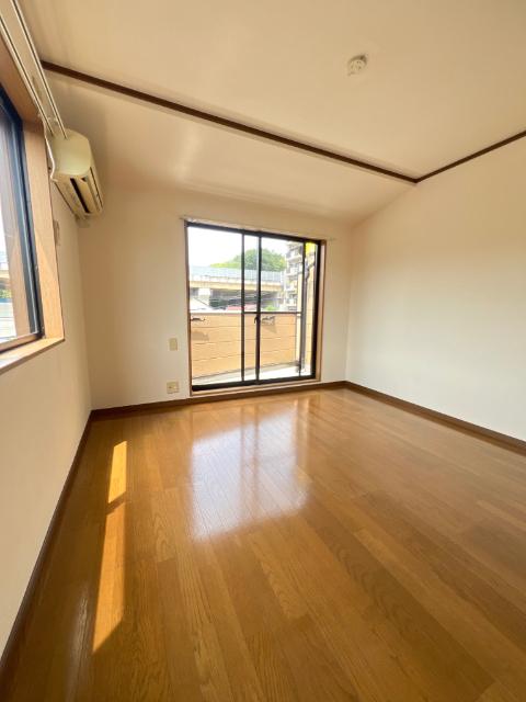 ＬＵＸ・Ａｐａｒｔｍｅｎｔ羽沢ｐａｒｔ２（0201） リビング