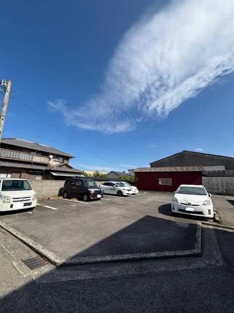 メゾンエクセル（303） 駐車場