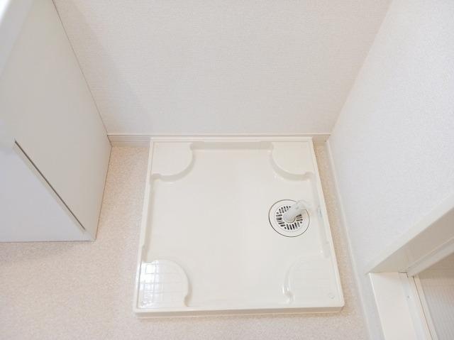 ヒカルサ三郷中央（304） 室内