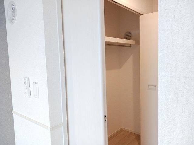 ヒカルサ三郷中央（304） 収納