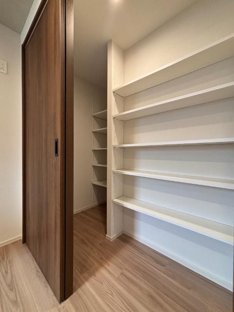 ＧＬＯＢＥ　ＮＩＳＨＩＡＺＡＢＵ（0202） 収納