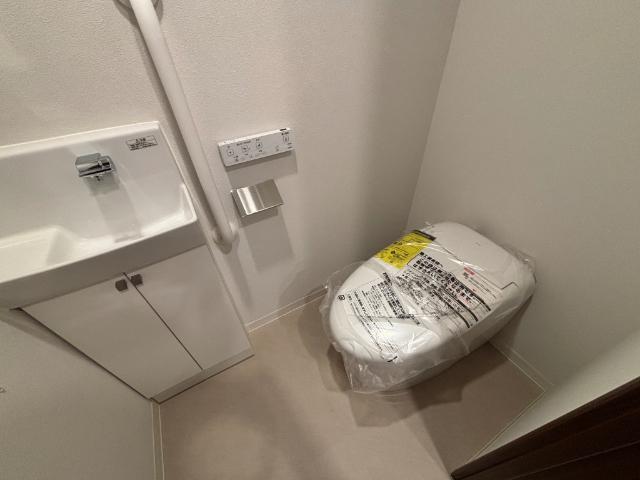 ＧＬＯＢＥ　ＮＩＳＨＩＡＺＡＢＵ（0303） トイレ