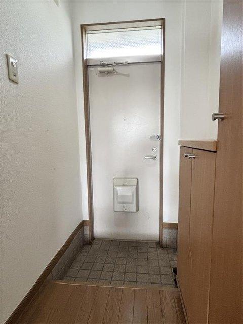 プラティークメゾン（0104） 玄関