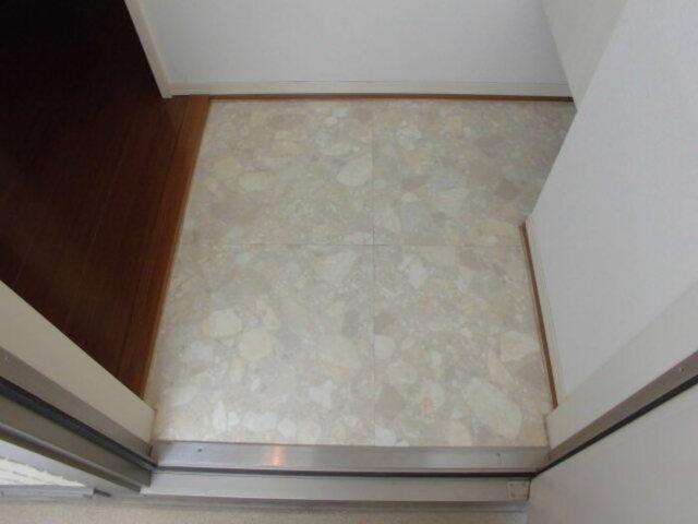 プランドール幸房　弐番館（301） 玄関