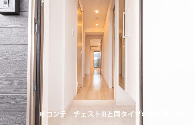ホワイトタウンＡ（301） 玄関