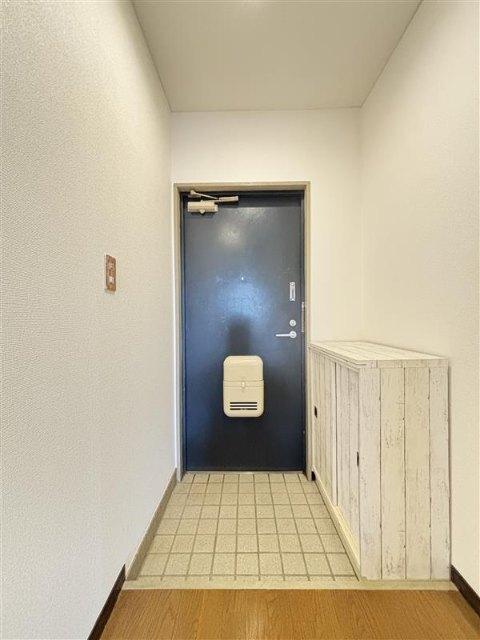 クレセントマンション 玄関