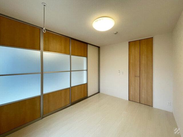 ﾛｲｼﾞｪﾝﾄﾊﾟｰｸｽ ﾚｲｸﾀｳﾝ Ⅲ　Ｆ（105） 部屋画像