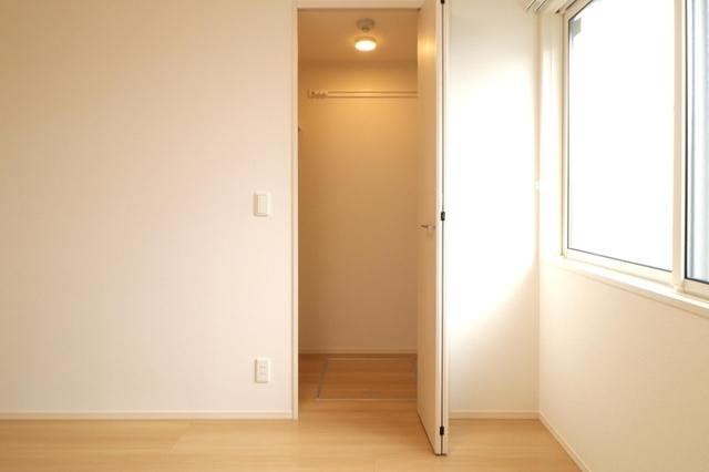 ﾛｲｼﾞｪﾝﾄﾊﾟｰｸｽ ﾚｲｸﾀｳﾝ Ⅲ　Ｏ（110） 部屋画像